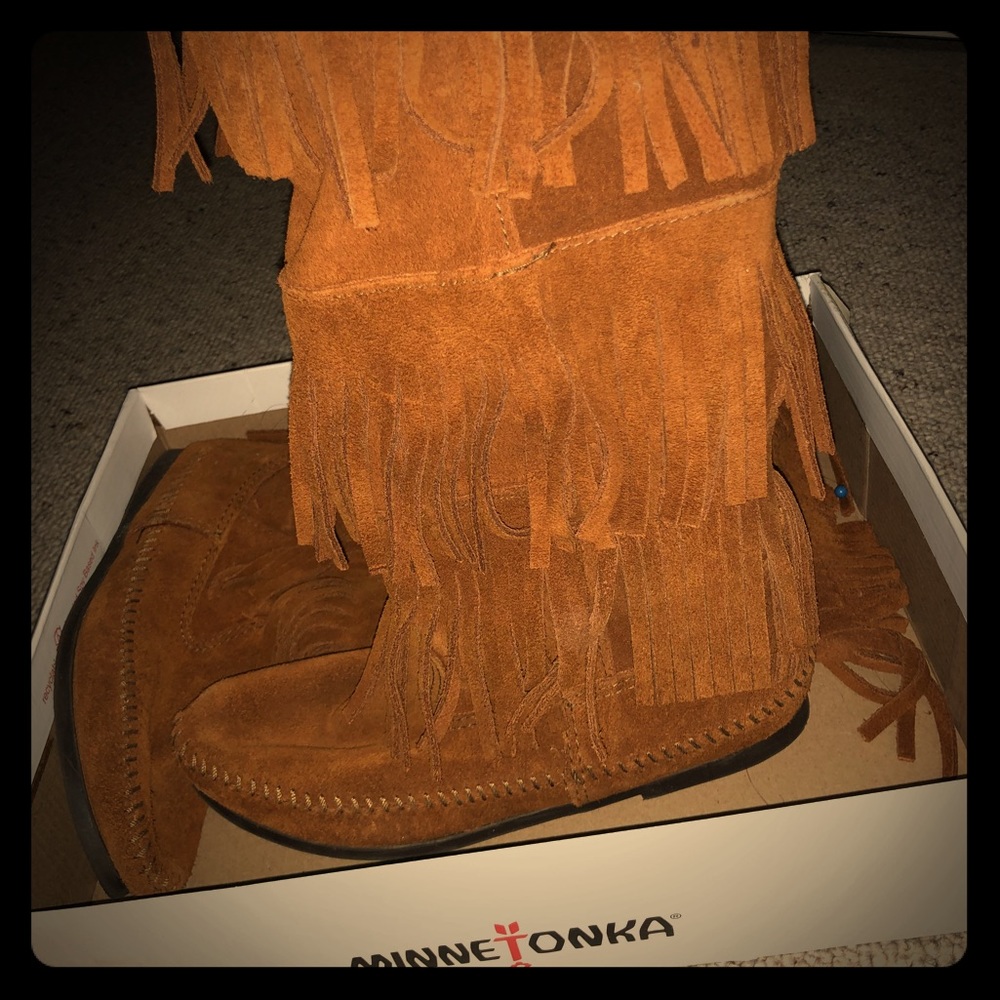 MinneTonka never worn